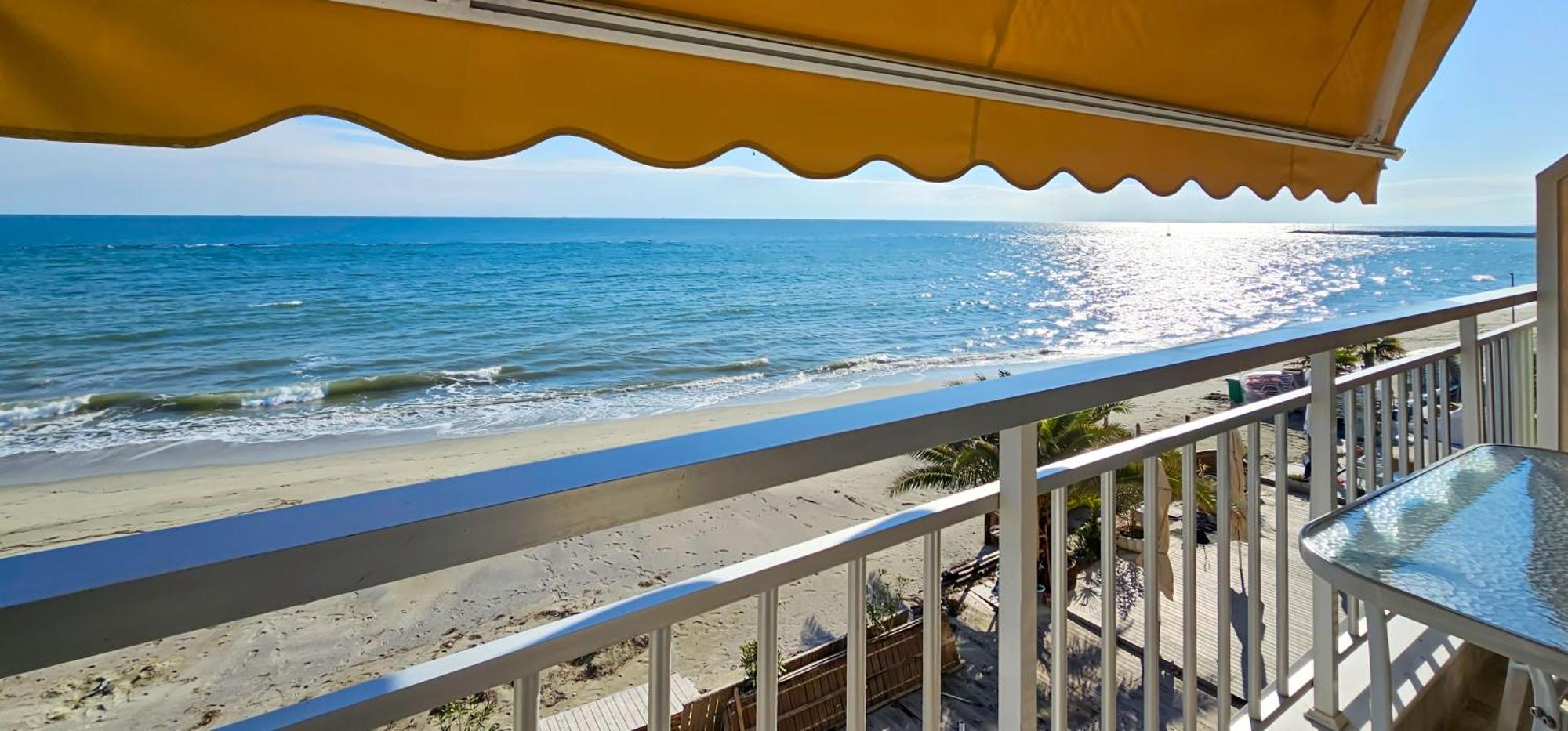 Hara Apartment In Front Of The Beach Паралия-Катерини Экстерьер фото
